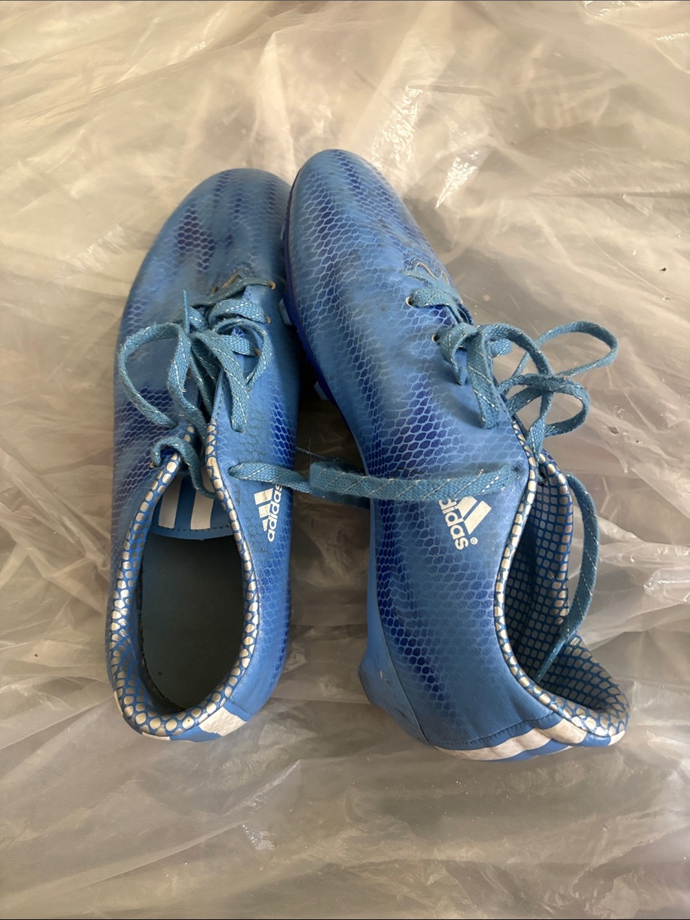 adidas Men’s Blue Lightweight Soccer Cleats